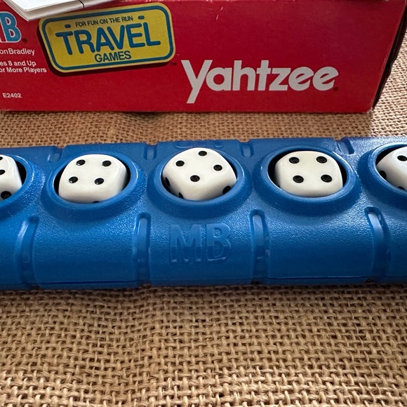 Vintage Travel Yahtzee with unique dice roller MB Milton Bradley Ages 8+ - Picture 11 of 16